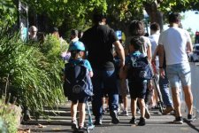 Tin Úc: Phụ huynh phải chi ra tổng cộng 20.3 tỷ đô la cho tất cả các khoản chi phí ở trường
