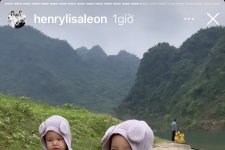 Về quê ngoại Quảng Bình chơi Tết, cặp song sinh Leon - Lisa được mẹ diện outfit siêu đáng yêu