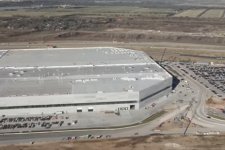 Toàn cảnh nhà máy 'siêu to khổng lồ' của Tesla