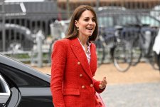 Kate Middleton sang trọng trong trang phục bình dân