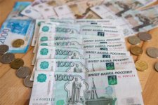 Đồng ruble mất giá kỷ lục sau gần 10 tháng