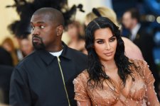 Kim Kardashian trở lại trạng thái độc thân