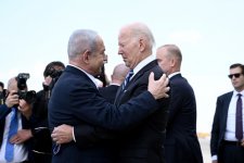 Cách Mỹ kiềm chế Israel