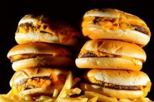 Tin Úc: Hiệp hội Y khoa Úc đề xuất chính phủ nên hạn chế quảng cáo đồ ăn vặt