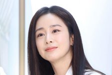Kim Tae Hee vẫn xinh đẹp rạng ngời ở tuổi 43
