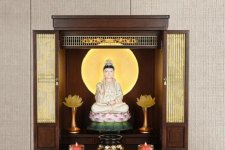 Chuyên gia phong thủy tiết lộ những nguyên tắc khi đặt bàn thờ Phật trong nhà