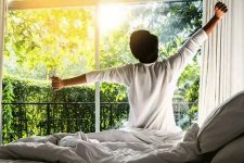 8 thói quen trước và sau khi ngủ đang 'bào mòn' tuổi thọ của bạn