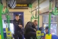 Melbourne: Bắt giữ thủ phạm đe dọa hành khách trên xe tram