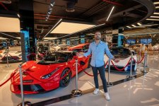Khám phá showroom siêu xe xa xỉ nhất Dubai