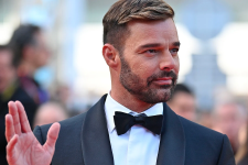 Ricky Martin phủ nhận quan hệ tình cảm với cháu trai