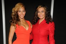 Mẹ của Beyoncé bị lấy cắp tài sản