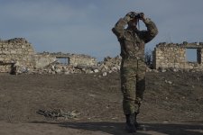 Azerbaijan cáo buộc Nga và Armenia vi phạm thỏa thuận ngừng bắn
