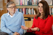 Vợ chồng Bill Gates chính thức đệ đơn ly hôn