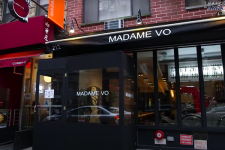 Thái Công và người yêu 'check-in' nhà hàng Việt tại New York