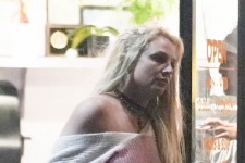 Britney Spears bơ phờ xuất hiện trên phố giữa đêm hậu ly hôn