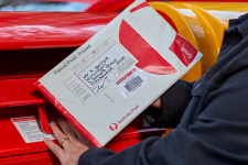 Australia Post tạm ngừng giao hàng tại NSW, Victoria và ACT