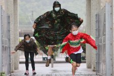 Bão Kompasu càn quét Hong Kong