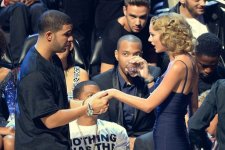 Taylor Swift ra mắt ca khúc nhắn nhủ trực tiếp tới 'kẻ thù' Kanye West và Kim Kardashian