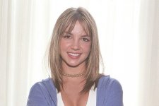 Britney Spears xác nhận đã 'nếm trái cấm' vào năm 14 tuổi