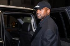 Kanye West đối diện nguy cơ khủng hoảng tài chính vì lối sống xa hoa