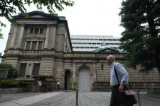 BoJ bất ngờ mua vào trái phiếu chính phủ