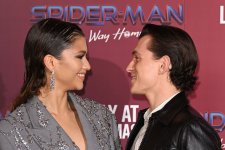 "Người nhện" Tom Holland thử sức với phong cách mới