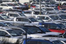 Tin Úc: Doanh số bán xe tăng nhưng thời gian chờ đợi để mua xe vẫn kéo dài