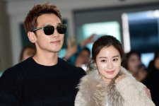 Vợ chồng Bi Rain, Kim Tae Hee liên tục bị người phụ nữ chừng 40 tuổi quấy rối