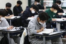 Hàn Quốc: Chuông báo hết giờ thi sớm hơn phút rưỡi, thí sinh đòi bồi thường
