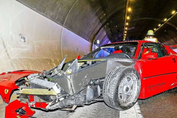 Siêu phẩm Ferrari F40 cổ đời 1990 gặp tai nạn 'nghiêm trọng'