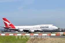 Qantas thông báo sẽ cắt giảm khoảng 1/3 chuyến bay trong quý I/2022