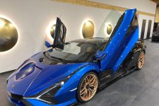 Siêu phẩm Lamborghini Sian thách thức giới nhà giàu trong nước