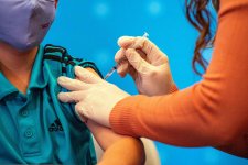 Phát hiện mới về hiệu quả của vaccine Pfizer ở trẻ 5-11 tuổi