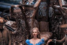 Chiếc váy xanh Cinderella lộng lẫy nhất màn ảnh là nỗi đau như tra tấn