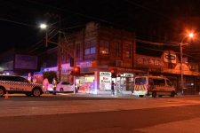 Thornbury: Điều tra vụ một chiếc xe hơi tông vỡ cửa sổ tiệm bánh lúc nửa đêm