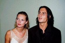 Gu thời trang 'đỉnh đét' của Johnny Depp thời hẹn hò Kate Moss, giới trẻ chạy dài không theo kịp