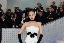 Jennie 'đại náo' sự kiện thời trang lớn nhất thế giới Met Gala 2023