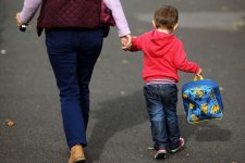Tin Úc: Áp lực về chi phí sinh hoạt khiến tỷ lệ trẻ em nghèo ngày càng gia tăng