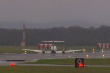 NSW: Một máy bay phải hạ cánh bằng bụng