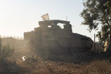 Israel điều xe tăng tiến sâu vào Rafah