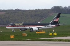 Máy bay Boeing 757 của ông Trump gặp tai nạn