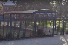Giáo dục: Một ngôi trường ở Sydney bị phong tỏa sau khi một học sinh mang dao vào trường