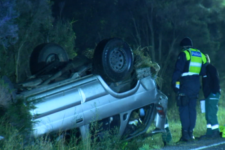 Pakenham: Lạc tay lái khiến xe hơi bị lộn vòng, nam tài xế tử vong