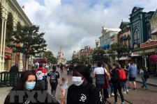 Pháp mở cửa công viên Disneyland Paris
