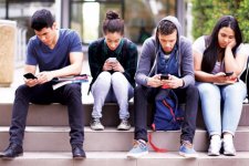 Ảnh hưởng của mạng xã hội tới tâm lý trẻ vị thành niên như thế nào?