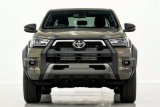 Toyota Hilux 2024 sẽ được nâng cấp thêm công nghệ mild-hybrid 48V