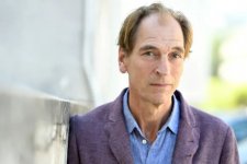 Nam tài tử Julian Sands được xác nhận qua đời sau 5 tháng mất tích