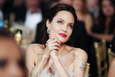 Angelina Jolie lặng lẽ trải qua sinh nhật lần thứ 49