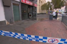 Melbourne: Truy nã những kẻ phóng hỏa cửa hàng tiện lợi Harry's Mart