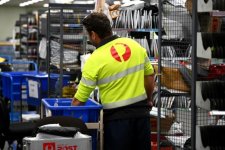 Australia Post cung cấp dịch vụ giao hàng vào ngày hôm sau cho cư dân Perth và Adelaide